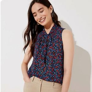 LOFT Women's Floral smocked tie neck shell top Red/Blue size small
